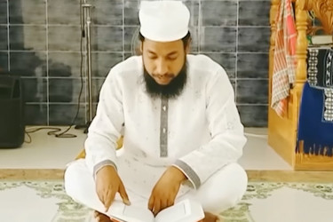 মসজিদের ইমাম এক ছাত্রলীগ নেতা