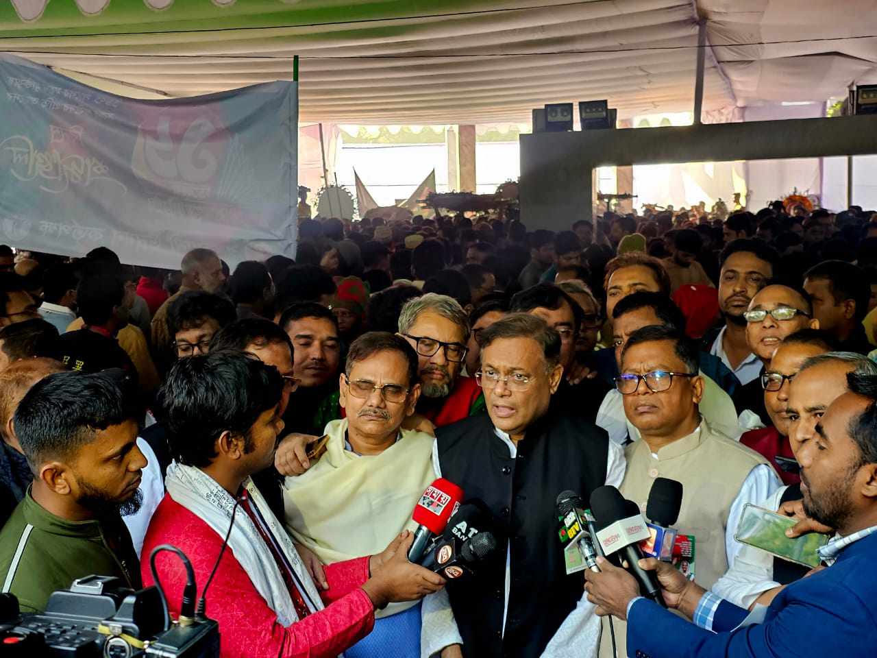 নব্য হানাদার হিসেবে আবির্ভূত হয়েছে বিএনপি : তথ্যমন্ত্রী ঢাকা,