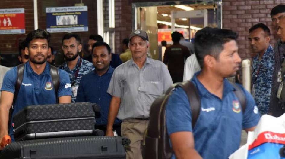 রাতে দেশে ফিরেছেন বাংলাদেশ ক্রিকেট দল