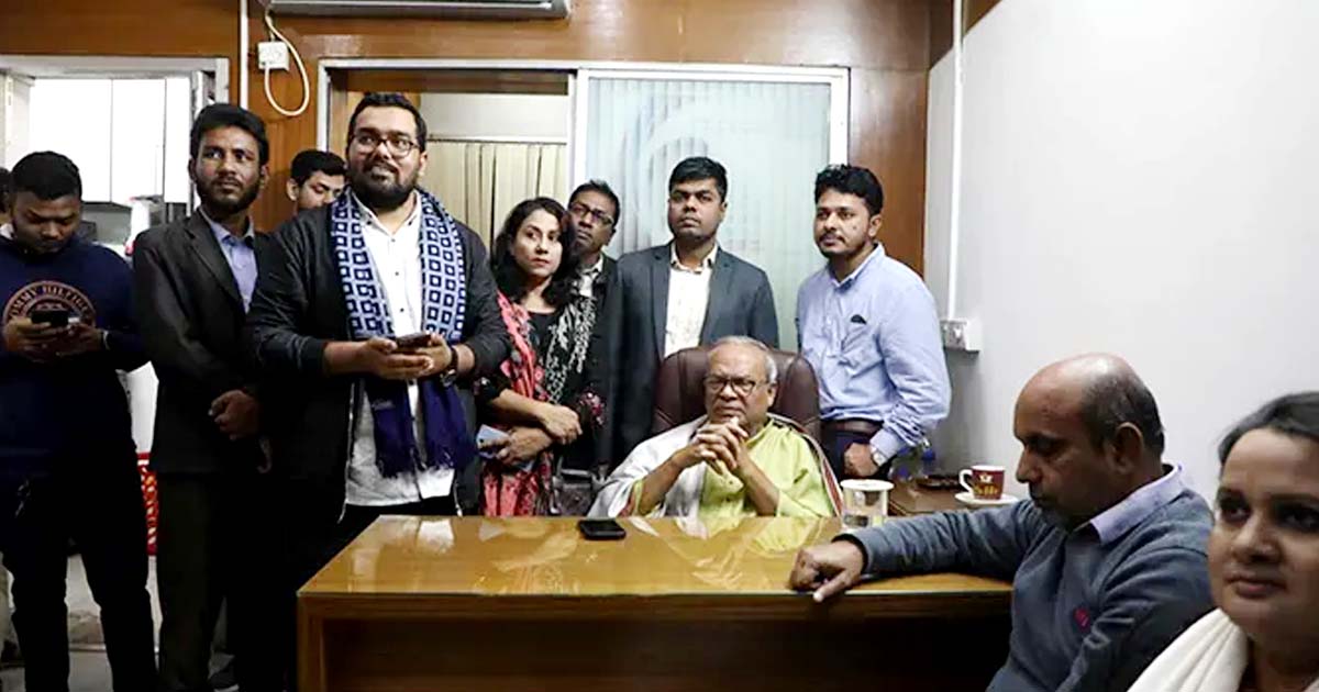 তালা ভেঙে কেন্দ্রীয় কার্যালয়ে বিএনপির নেতারা