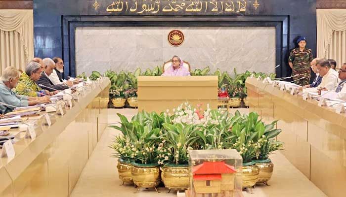 ইফতার পার্টির টাকা দিয়ে মানুষের পাশে দাঁড়ানোর আহ্বান প্রধানমন্ত্রীর