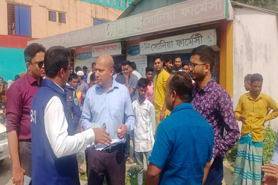 জাফলং থেকে ভূয়া ডাক্তার আটক