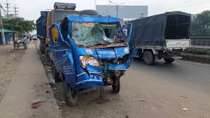 দুর্ঘটনায় পিকআপভ্যানের চালকসহ দুজন নিহত, একজন আহত