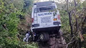 জম্মু-কাশ্মীরে বাস 'সন্ত্রাসী হামলায়' খাদে পড়ে ৯ নিহত