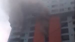 রাজধানীর পল্টনে ফায়েনাজ টাওয়ারে অগ্নিকাণ্ড