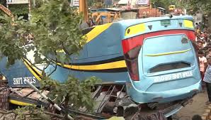 ফৌজদারহাটে বাস দুর্ঘটনা নিহত ১, আহত ১৪