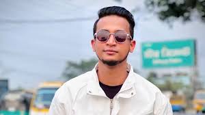 জনপ্রিয় গায়ক তাসরিফ খানের চোখে টিউমার