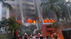 রাজশাহী সিটি করপোরেশন ভবনে এবং মেয়রের বাসভবনেও আগুন