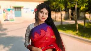 অটোরিকশার চাকায় ওড়না পেঁচিয়ে কলেজছাত্রীর মর্মান্তিক মৃত্যু