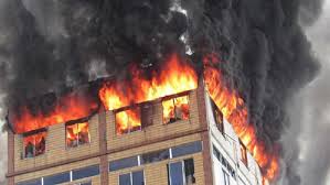 রাজধানীর তোপখানায় বহুতল ভবনে আগুন