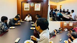 ডিবি প্রধান হারুন-অর-রশিদের সঙ্গে কোটা আন্দোলনের সমন্বয়কারীদের বৈঠক