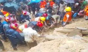 রোহিঙ্গা ক্যাম্পে পাহাড় ধসে ৯ জন নিহত, উদ্ধার অভিযান চলমান