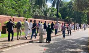 'মার্চ টু ঢাকা' কর্মসূচির অংশ হিসেবে গণভবন দখল