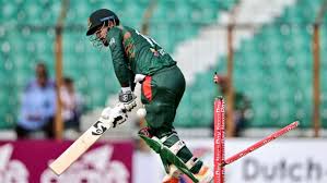 ভারতের কাছে বড় ব্যবধানে হেরে বিদায়ের পথে বাংলাদেশ