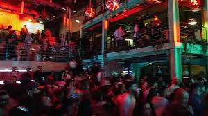 হজের আগে নাইট ক্লাব চালু করে সৌদি আরব- ঐতিহ্য ভেঙে নতুন দিগন্তের সূচনা