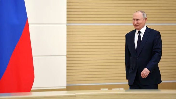 প্রার্থী হিসেবে নির্বাচনে লড়বেন পুতিন