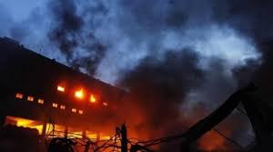 কর্ণফুলীতে চিনির কারখানায় আগুন, নিয়ন্ত্রণে ১০ ইউনিট