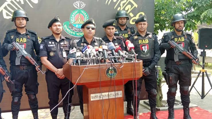 বিনা কারণে ভোটের দিন অন্য এলাকা যেতে না করেছে র‍্যাব