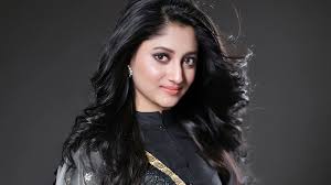 শাকিব খানের কাজ আমাকে মুগ্ধ করে: পূজা চেরি