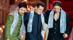 আম্বানির অনুষ্ঠানে এক মঞ্চে তিন খান