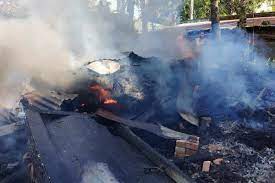 মাগুরায় আগুনে পুড়ে ৫ বসতঘর