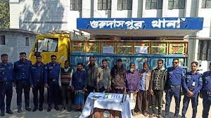 ডাকাতির প্রস্তুতিকালে অস্ত্রসহ আটক ৮