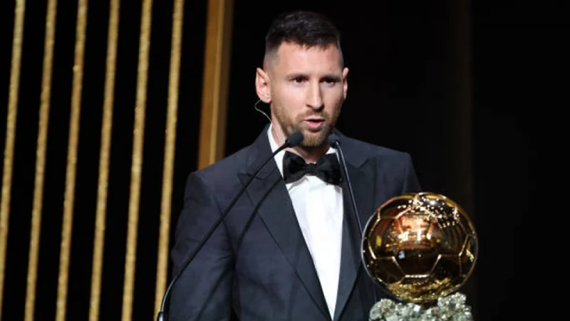 রেকর্ড অষ্টম ব্যালন ডি'অর জিতলেন মেসি