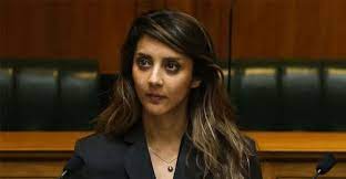 চুরির অভিযোগে নিউজিল্যান্ডে নারী এমপির পদত্যাগ