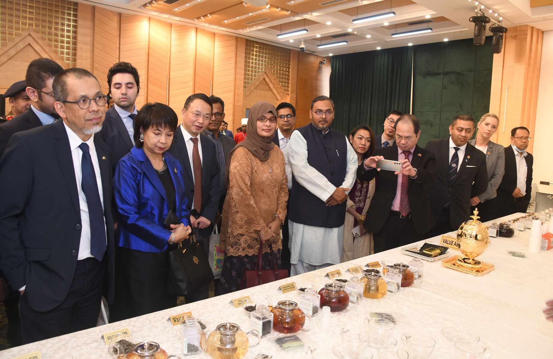 এশিয়ার দেশগুলোকে বাংলাদেশে বিনিয়োগ ও বাণিজ্যিক সম্পর্ক বাড়ানোর আহ্বান