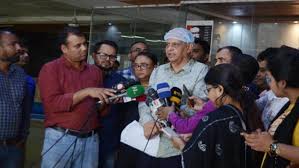 অফিসে না পাওয়ায় কর্মকর্তাকে বরখাস্ত করলেন স্বাস্থ্যমন্ত্রী