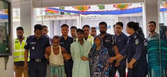 পুলিশকে কুপিয়ে আসামি ছিনতাই