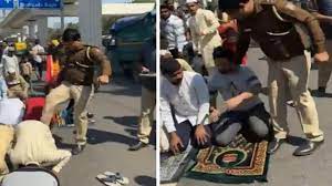 নামাজ পড়ার সময় পুলিশের লাথি, সেই পুলিশকে বহিস্কার